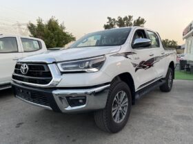 TOYOTA HILUX 2.7L 4X4 GLX DC A/T PETROL CHROME